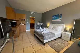 26 Diplomat Pkwy, Hallandale, FL 33009 - Photo 10