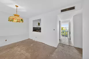 1100 NE 191st St, Miami, FL 33179 - Photo 8