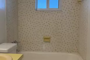 1100 NE 191st St, Miami, FL 33179 - Photo 12