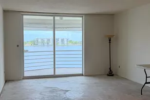 1100 NE 191st St, Miami, FL 33179 - Photo 8