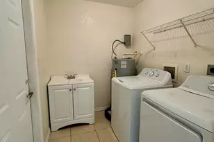 328 W Sugarland Cir, Clewiston, FL 33440 - Photo 12