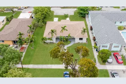 814 NE 8th Street, Hallandale Beach, FL 33009 - Photo 18