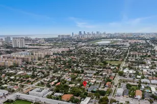 814 NE 8th St, Hallandale Beach, FL 33009 - Photo 24