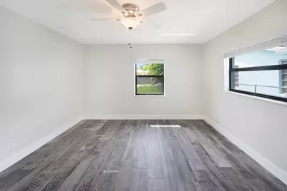 814 NE 8th Street, Hallandale Beach, FL 33009 - Photo 12