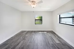 814 NE 8th St, Hallandale Beach, FL 33009 - Photo 12