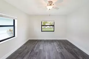 814 NE 8th St, Hallandale Beach, FL 33009 - Photo 10
