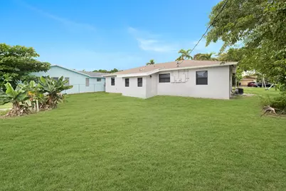 814 NE 8th Street, Hallandale Beach, FL 33009 - Photo 14