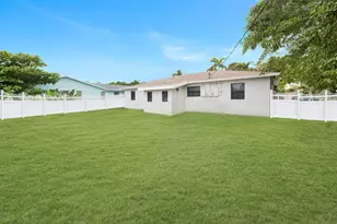 814 NE 8th St, Hallandale Beach, FL 33009 - Photo 4