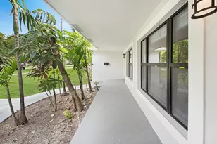 814 NE 8th St, Hallandale Beach, FL 33009 - Photo 12