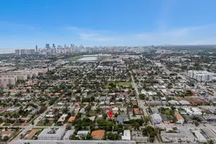 814 NE 8th St, Hallandale Beach, FL 33009 - Photo 22