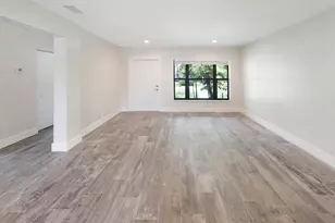814 NE 8th St, Hallandale Beach, FL 33009 - Photo 10