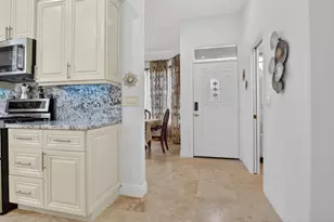 32 Monterey Pointe Dr, Palm Beach Gardens, FL 33418 - Photo 12