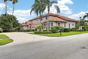 32 Monterey Pointe Dr, Palm Beach Gardens, FL 33418 - Photo 4