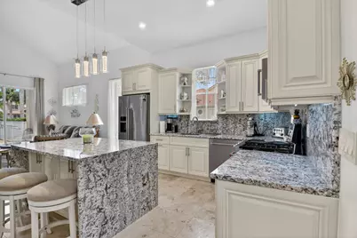 32 Monterey Pointe Drive, Palm Beach Gardens, FL 33418 - Photo 14