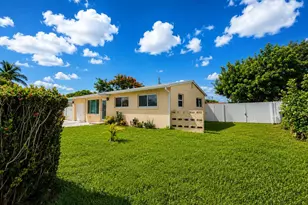 124 Abaco Dr, Palm Springs, FL 33461 - Photo 2