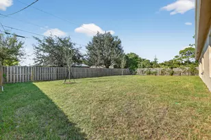 1267 SW Edinburgh Dr, Port Saint Lucie, FL 34953 - Photo 6