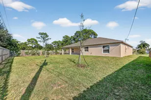 1267 SW Edinburgh Dr, Port Saint Lucie, FL 34953 - Photo 4
