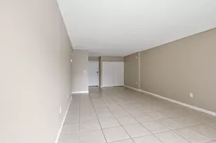 9360 Fontainebleau Blvd, Miami, FL 33172 - Photo 14