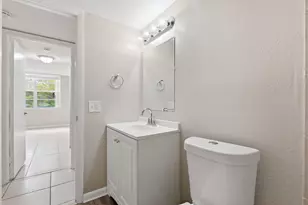 9360 Fontainebleau Blvd, Miami, FL 33172 - Photo 24
