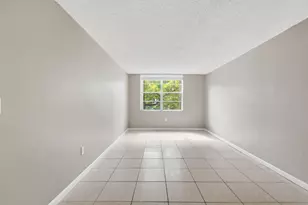 9360 Fontainebleau Blvd, Miami, FL 33172 - Photo 20