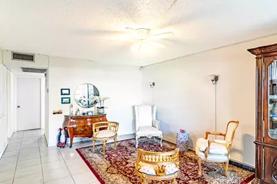 213 Fanshaw #213, Boca Raton, FL 33434 - Photo 2