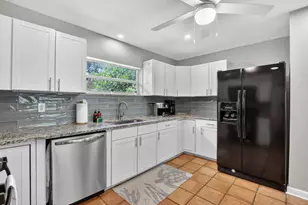 721 NE 8th Ave, Boynton Beach, FL 33435 - Photo 8