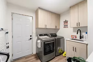 11700 NW 27th St, Plantation, FL 33323 - Photo 18