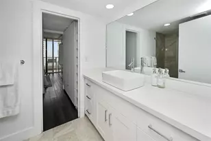 555 NE 15th St, Miami, FL 33132 - Photo 18