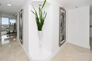 555 NE 15th St, Miami, FL 33132 - Photo 10