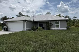 2872 Secretariat Dr, Labelle, FL 33935 - Photo 2