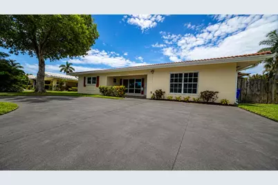 420 SE 4th Court, Pompano Beach, FL 33060 - Photo 2