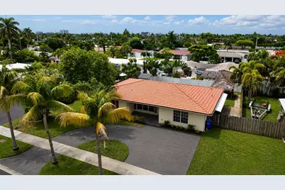 420 SE 4th Court, Pompano Beach, FL 33060 - Photo 1