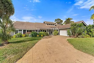 10440 SE Jupiter Narrows Dr, Hobe Sound, FL 33455 - Photo 2