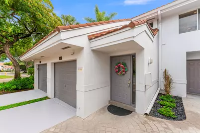 994 NW 93rd Avenue, Plantation, FL 33324 - Photo 2