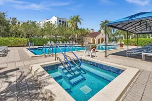 7564 Regency Lake Dr, Boca Raton, FL 33433 - Photo 8