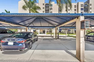 7564 Regency Lake Dr, Boca Raton, FL 33433 - Photo 4