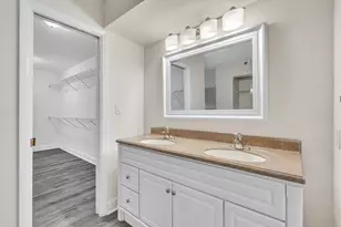 7564 Regency Lake Dr, Boca Raton, FL 33433 - Photo 24