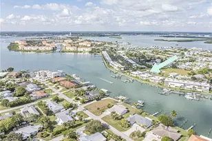 1315 Bayshore Dr, Fort Pierce, FL 34949 - Photo 2