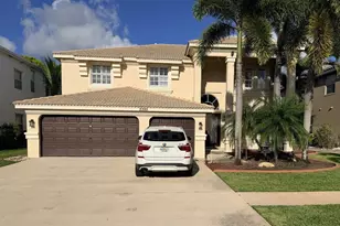 2285 Ridgewood Cir, Royal Palm Beach, FL 33411 - Photo 1
