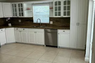 61 NW 47th St, Oakland Park, FL 33309 - Photo 4
