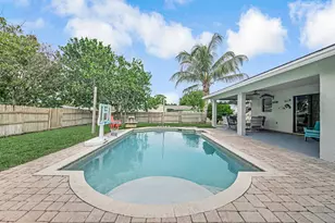 100 Greenwood Ct, Royal Palm Beach, FL 33411 - Photo 4