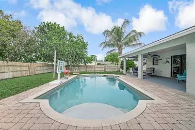 100 Greenwood Court, Royal Palm Beach, FL 33411 - Photo 4