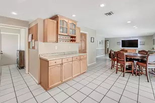 100 Greenwood Ct, Royal Palm Beach, FL 33411 - Photo 20