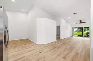 7618 S Pinewalk Dr S, Margate, FL 33063 - Photo 22