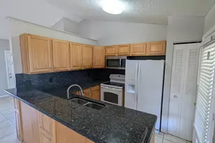 554 SW Lakehurst Dr, Port Saint Lucie, FL 34983 - Photo 4