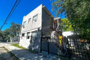 295 NE 55th St, Miami, FL 33137 - Photo 10