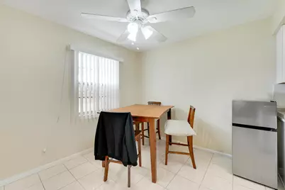 1011 Exeter, Boca Raton, FL 33434 - Photo 4