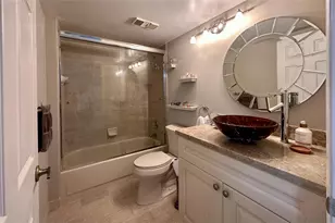 7582 Regency Lake Dr, Boca Raton, FL 33433 - Photo 14