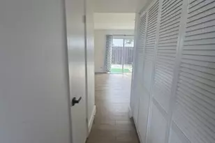 1829 SW 81st Way, Davie, FL 33324 - Photo 8