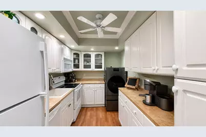 505 Spencer Drive #309, West Palm Beach, FL 33409 - Photo 2